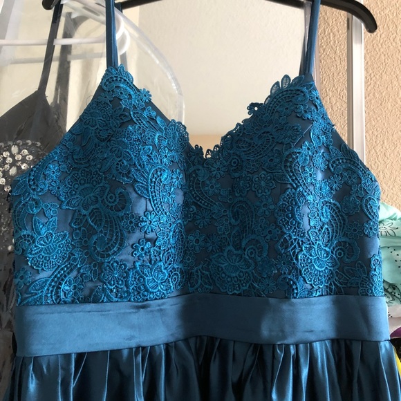 PROM DRESS BRAND NEW NEVER WORN - Picture 3 of 4